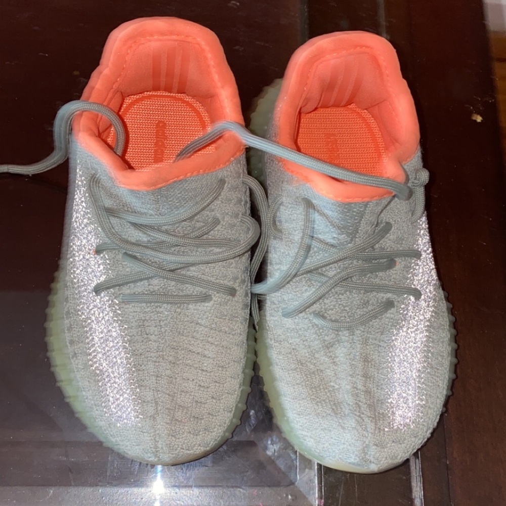 Adidas
Yeezy Boost 350 V2 Infant 
“Desert Sage”